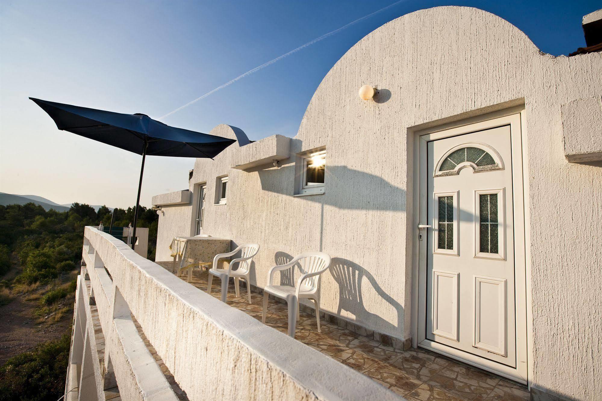 Maki - Plavi Horizonti Tivat